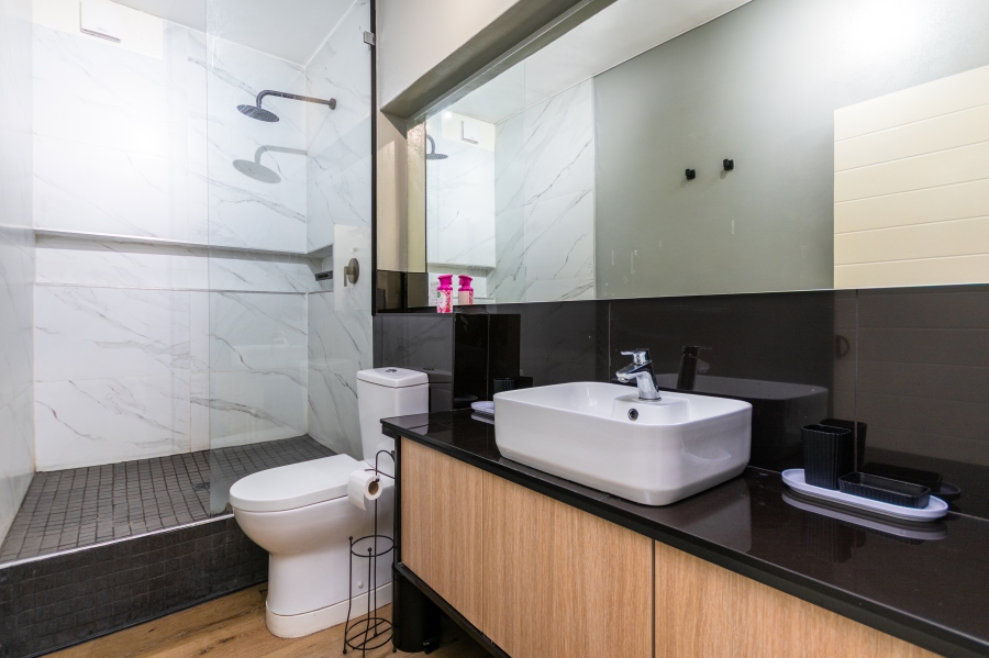 1 Bedroom Property for Sale in Sea Point Western Cape